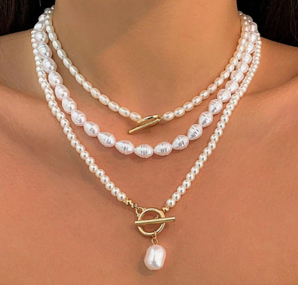 2pcs Exquisite Faux Pearl Pendant Necklace (5 Sets)