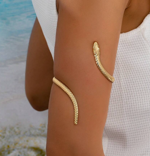 Fashionable Retro Minimalist Golden Snake Arm Bracelet (5 Sets)