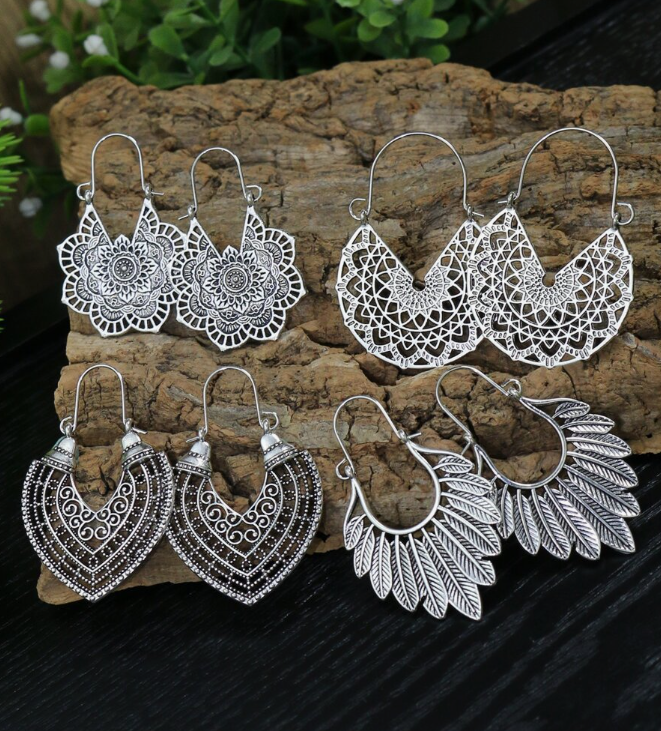 TopHanqi 4 Pairs Hollow Out Flower & Geometric Design Earring (10 Sets)