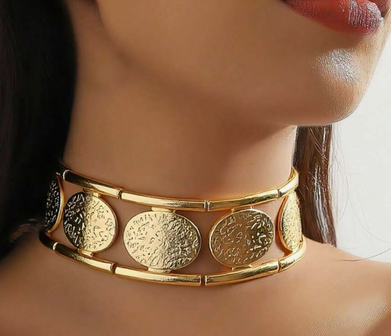 sj2310310113022220 Fashionable Metal Geometric Hollow Spiral Flower Necklace (10 Sets)
