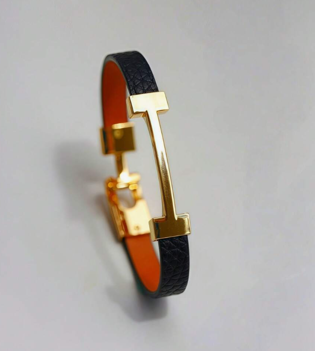 sj25070852279312226 blacj Fashionable Gold Letter Leather Bracelets (10 Sets)