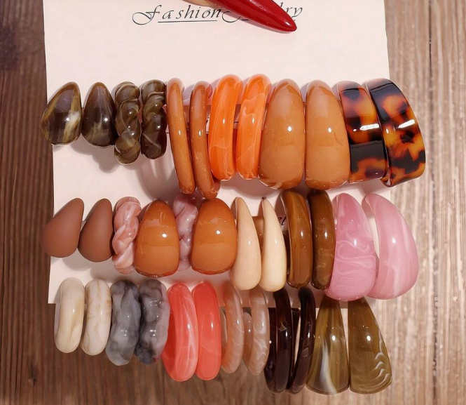 6-18 Pairs Acrylic Resin Acetate C-Shaped Earring (10 Sets)