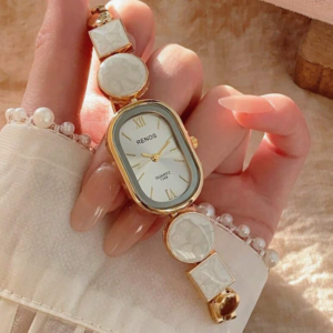 Women's Triangular Dial Quartz Watch (10 Sets)