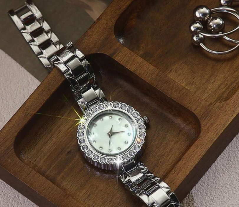 sj2309058116848370 Fashion Luxury Sparkling Diamond Set Belt Quartz Watch (10 Pieces)