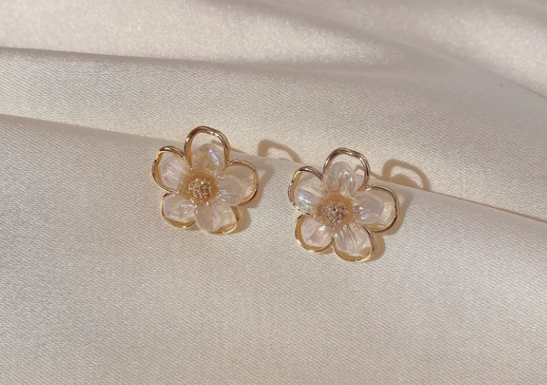new style geometric earring elegant & simple floral design (10 pieces) new style geometric earring elegant & simple floral design (10 pieces)