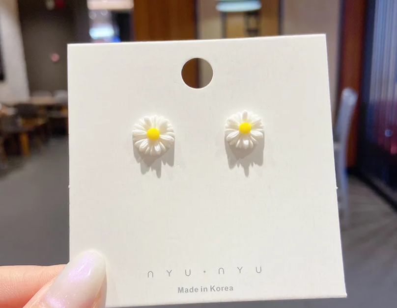new geometric earring little daisy (10 pieces) new geometric earring little daisy (10 pieces)