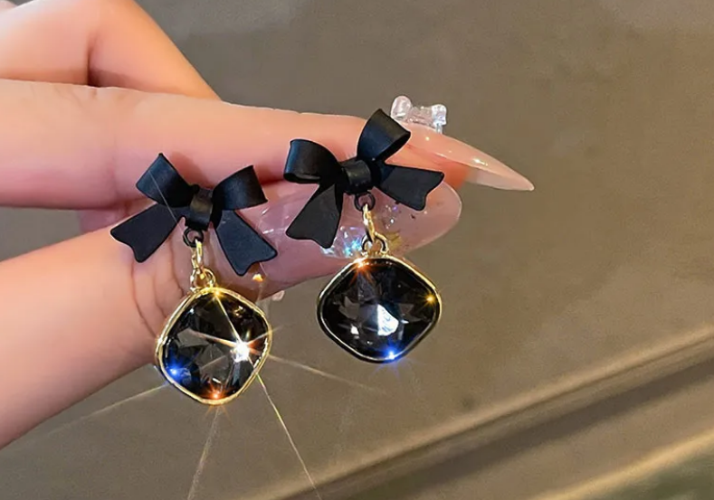 new style geometric earring black bow gray gem (10 pieces) new style geometric earring black bow gray gem (10 pieces)